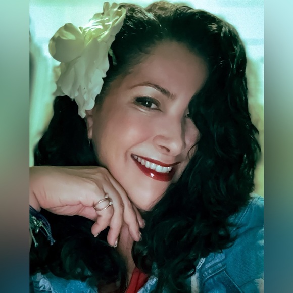 Meet your Posher, Alex - Picture 5 of 5